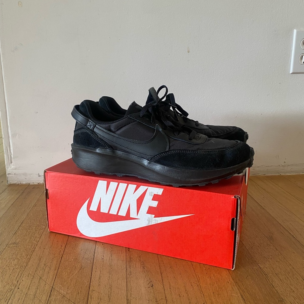 NIKE Waffle One Sneakers